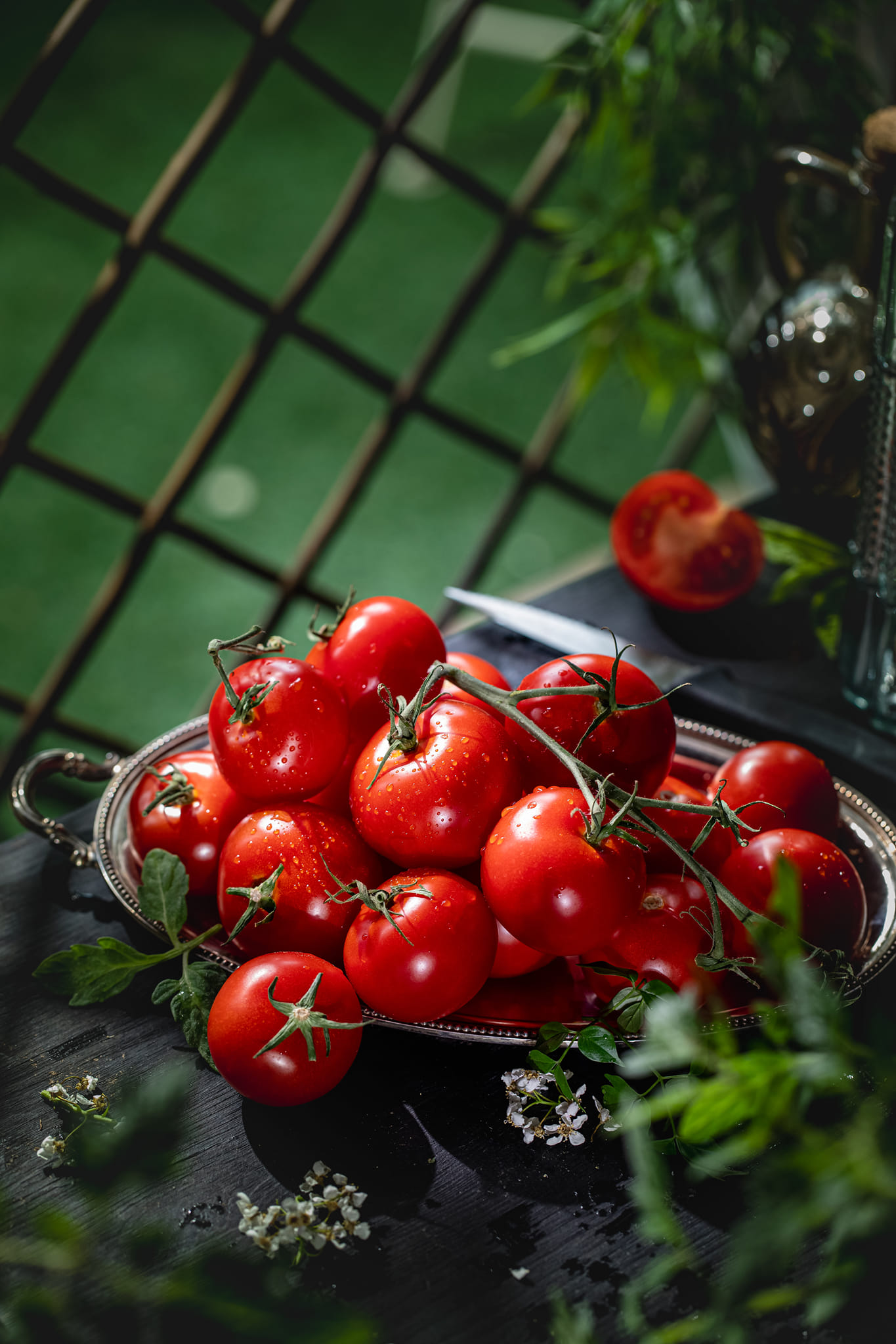 Fresh tomatoes on a plate